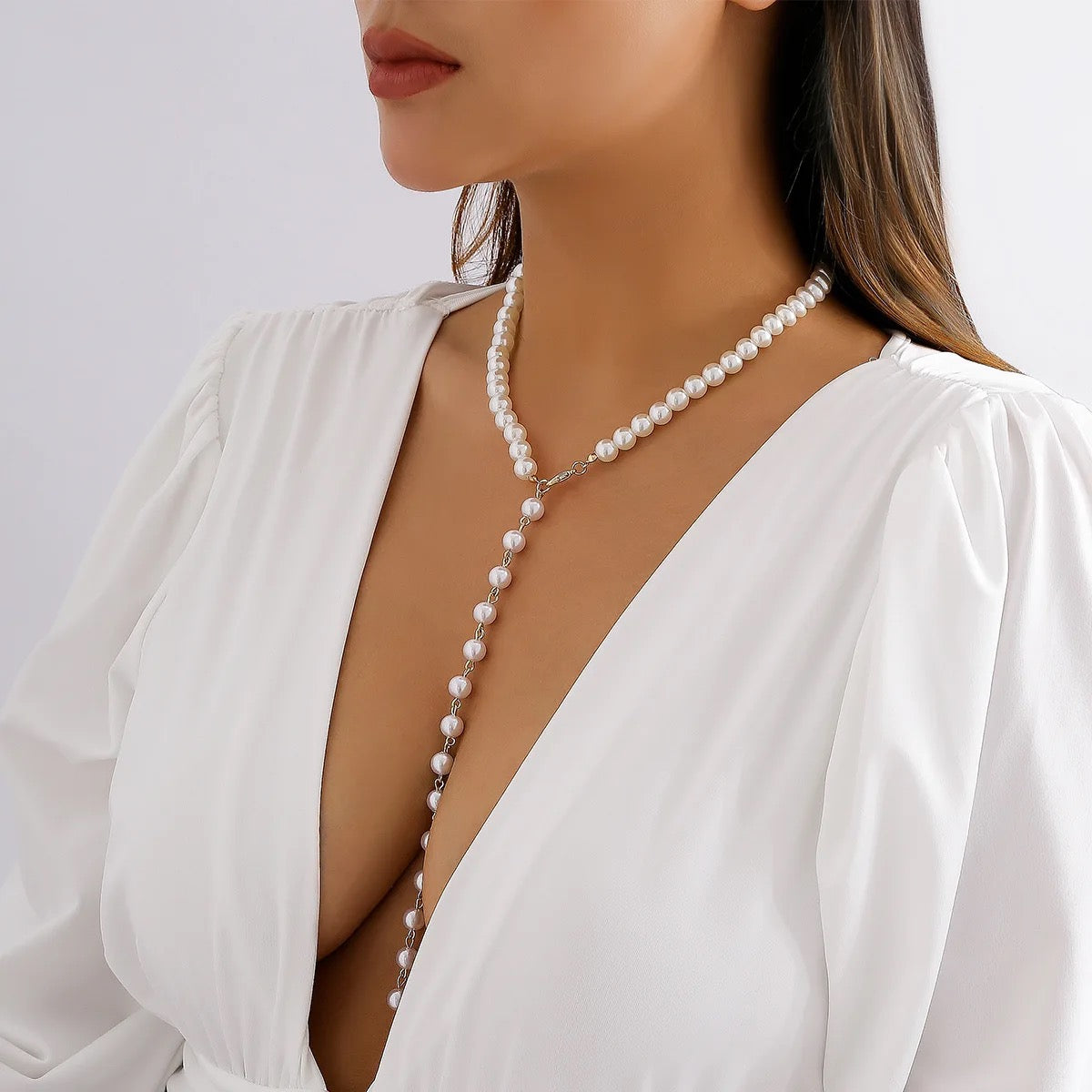 Drop length pearl necklace