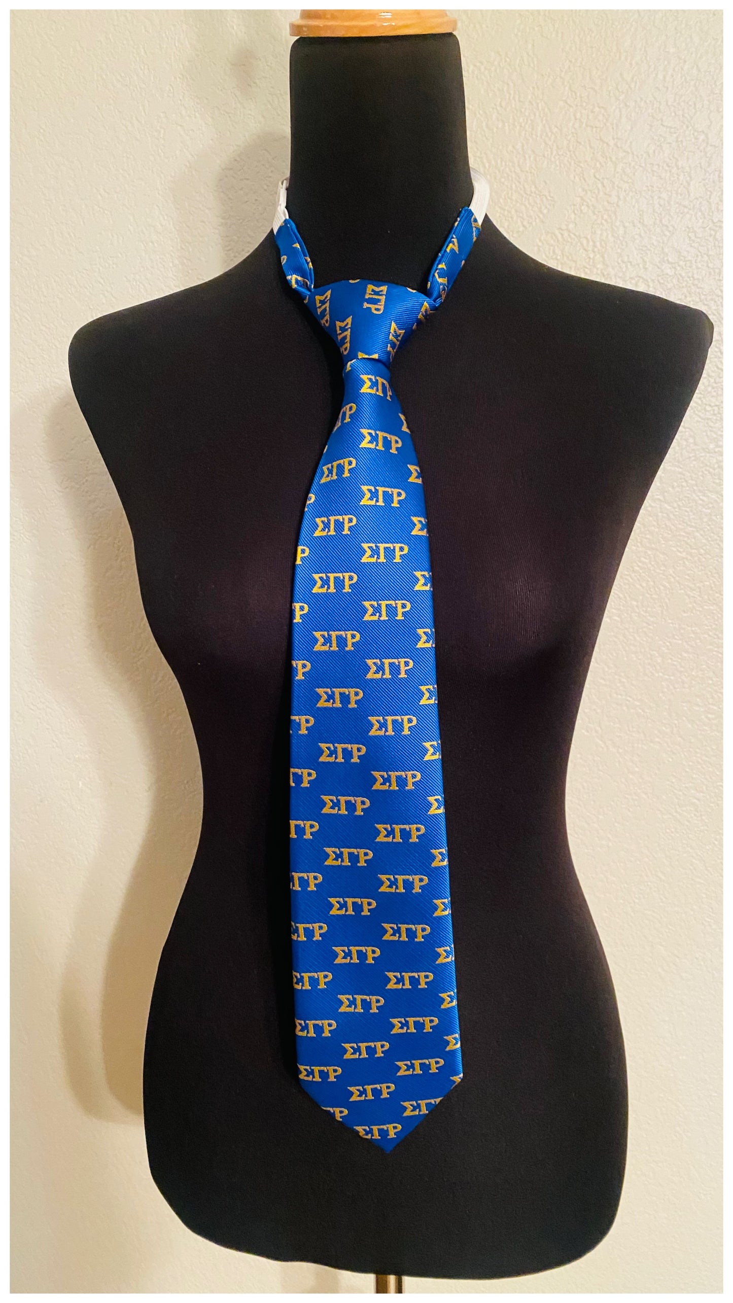 Sigma Gamma Rho prep tie look